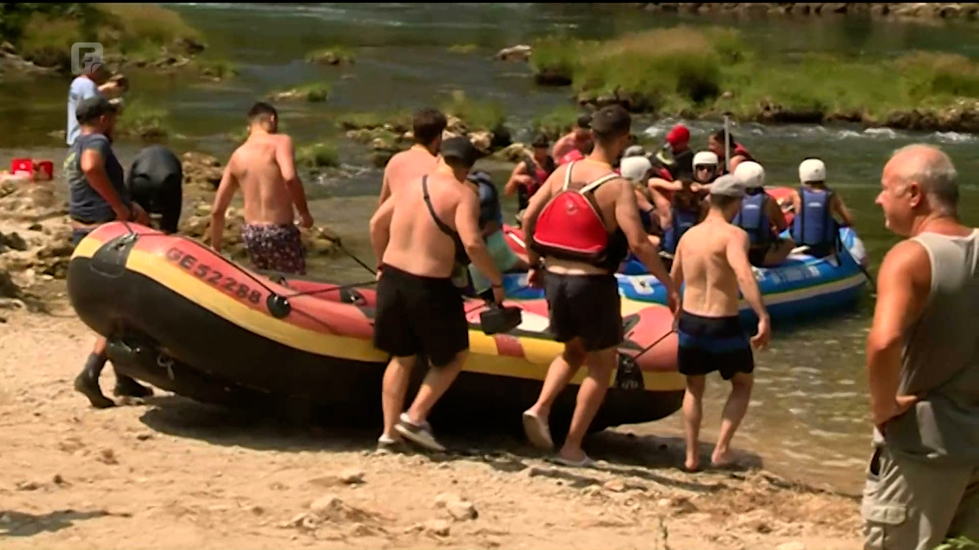 Brojni građani na dočeku učesnika Una-regate